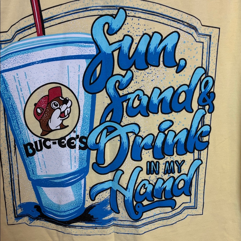 Buc-ee’s Yellow Graphic T-Shirt Size Medium “Sun,Sand,and Drink in my Hand” - Picture 5 of 6